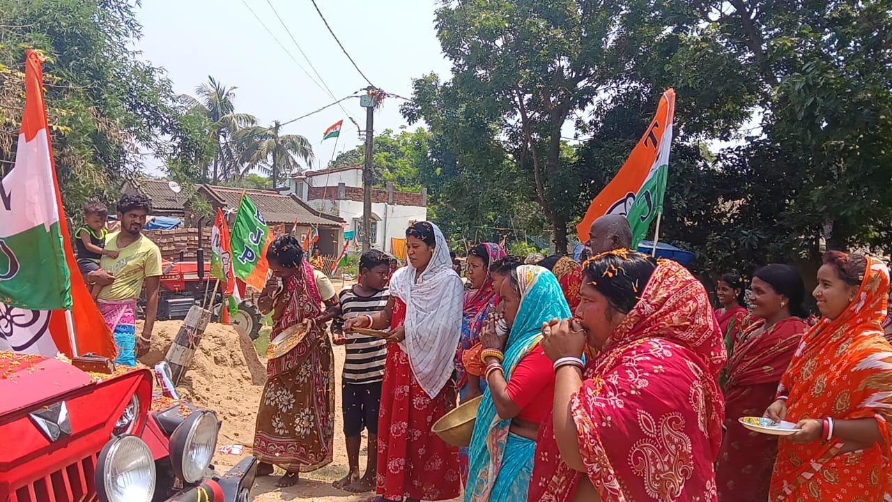 জামালপুরে তৃণমূলের বিশাল বাইক র‍্যালি: প্রচারের ময়দানে মানুষের ঢল