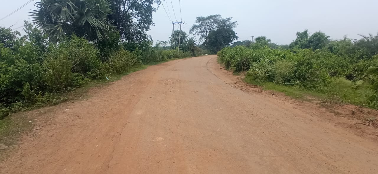 বৈধতার আড়ালে অবৈধ বালি কারবারের অভিযোগ, ব্যাকডেটেড চালান ঘিরে উত্তেজনা, থানায় বিক্ষোভ